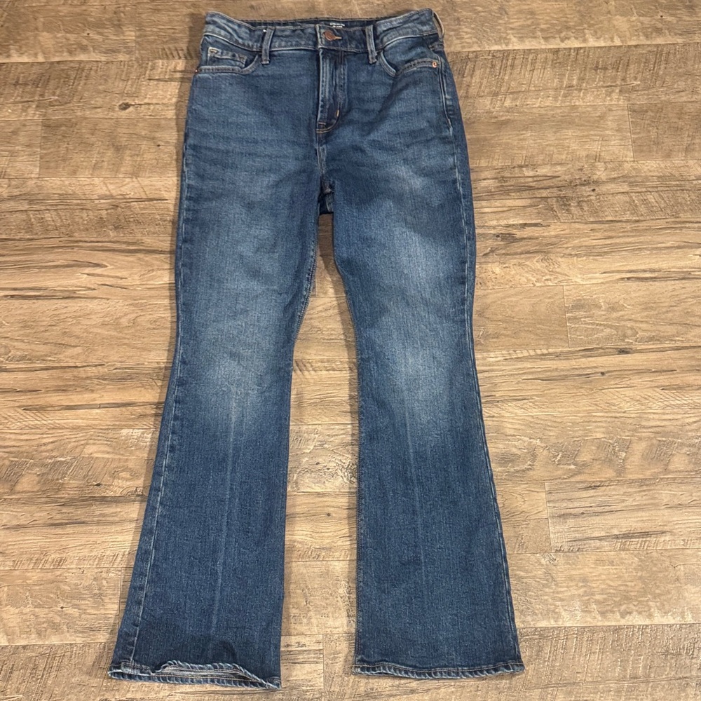 Old Navy Extra High-Rise Flare Jeans in Blue - Size 6